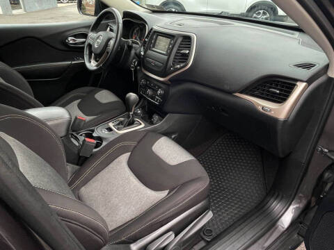 2016 Jeep Cherokee Sport Altitude