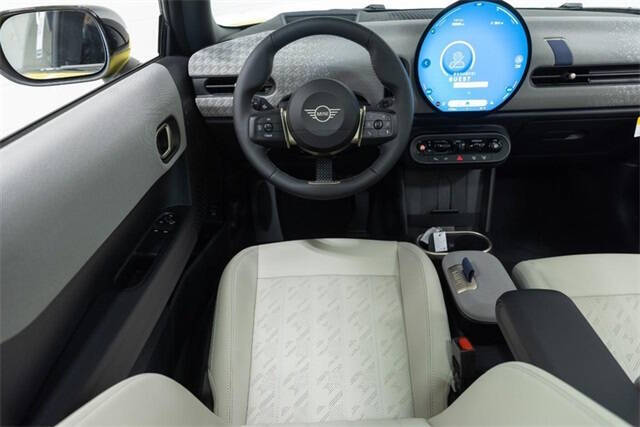 2025 MINI Hardtop 2 Door Cooper S Signature Trim