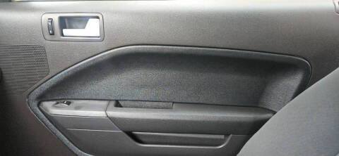 2008 Ford Mustang V6 Deluxe