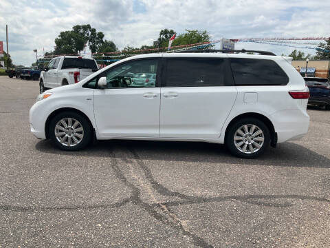 2017 Toyota Sienna LE 7-Passenger