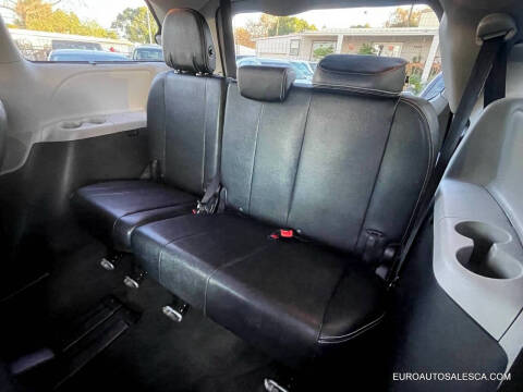 2018 Toyota Sienna SE Premium 8-Passenger