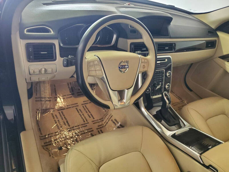 2016 Volvo XC70 T5 Drive-E Platinum