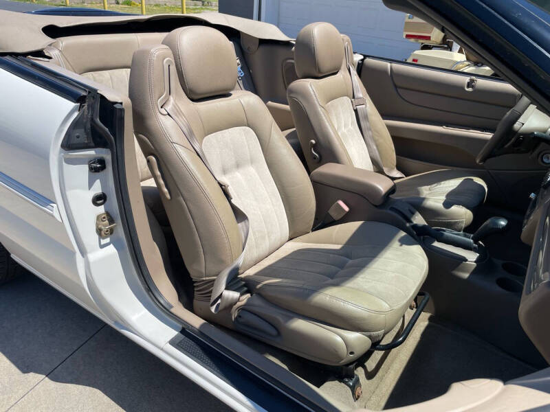 2004 Chrysler Sebring LXi