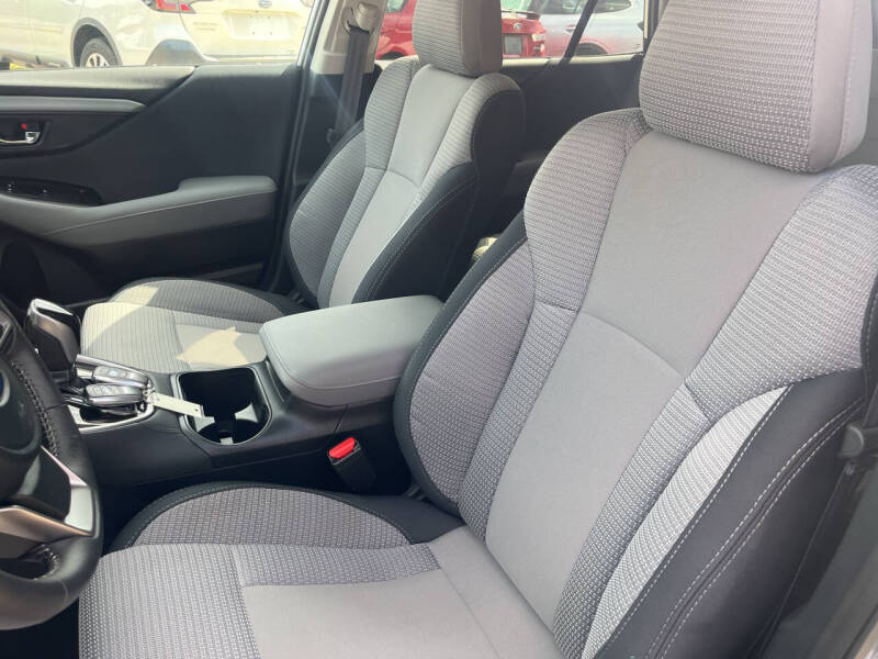 2025 Subaru Outback Premium