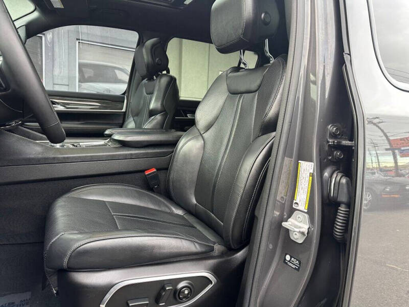 2022 Jeep Wagoneer Series II