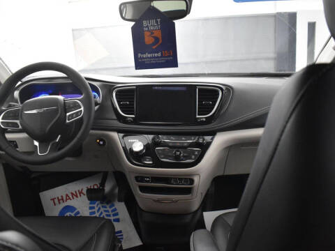 2024 Chrysler Pacifica Touring L