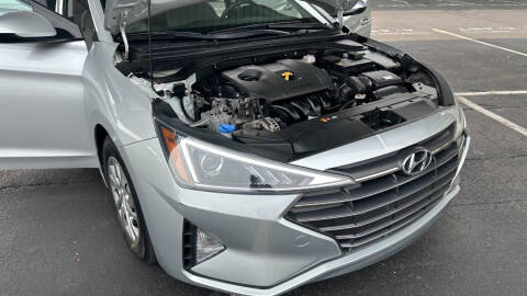 2019 Hyundai Elantra SE