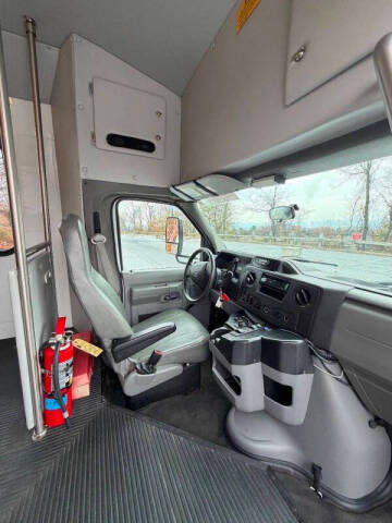 2012 Ford E-Series E-350 SD