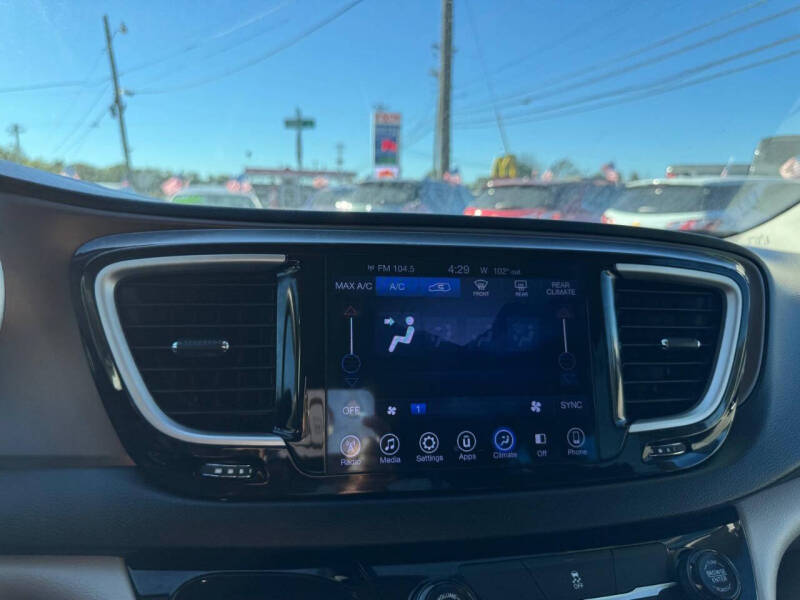 2017 Chrysler Pacifica Touring