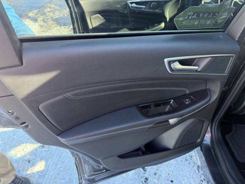 2017 Ford Edge Titanium