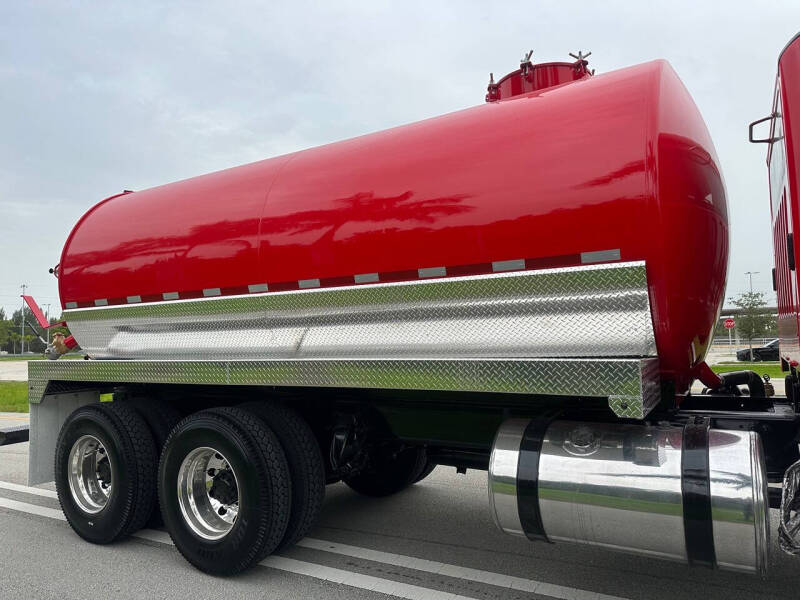 2017 Freightliner M2 106