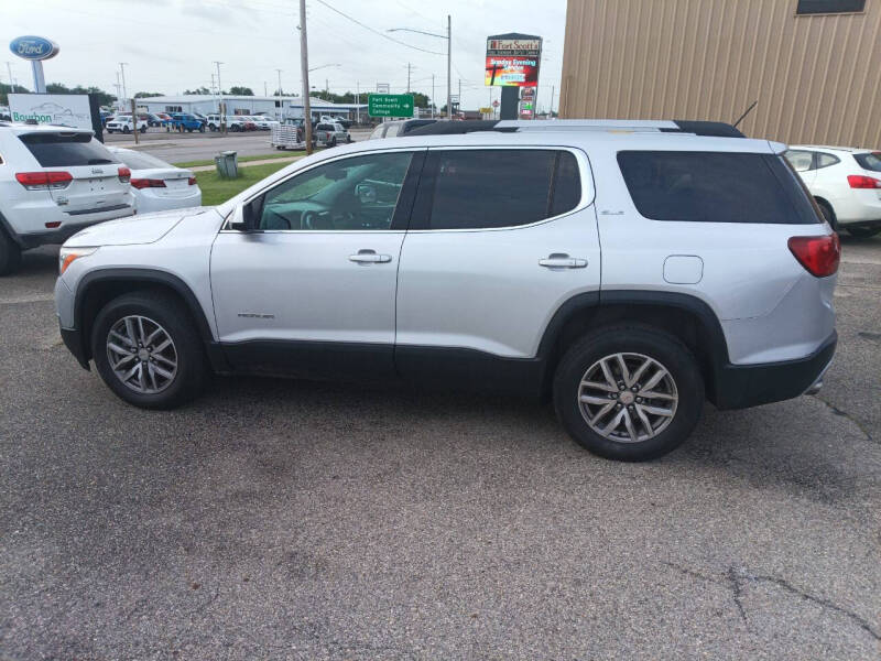 2017 GMC Acadia SLE-2