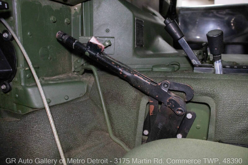 2001 AM General Hummer