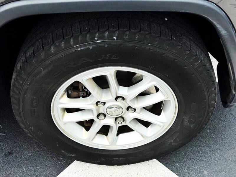 2019 Jeep Grand Cherokee Laredo