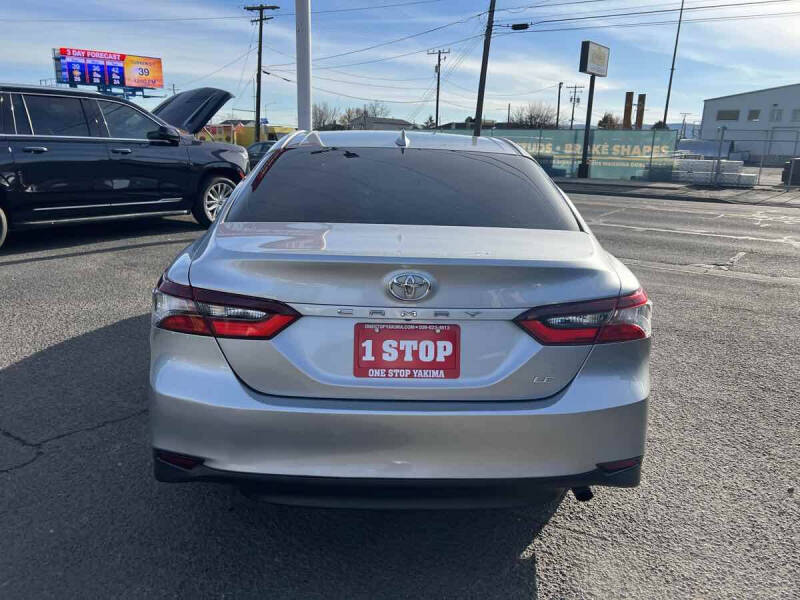2022 Toyota Camry LE