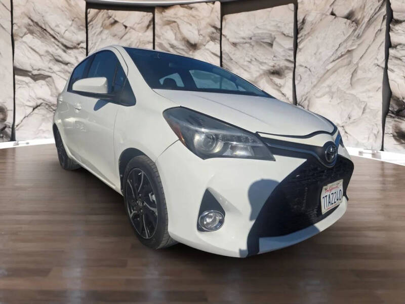 2016 Toyota Yaris 5-Door SE
