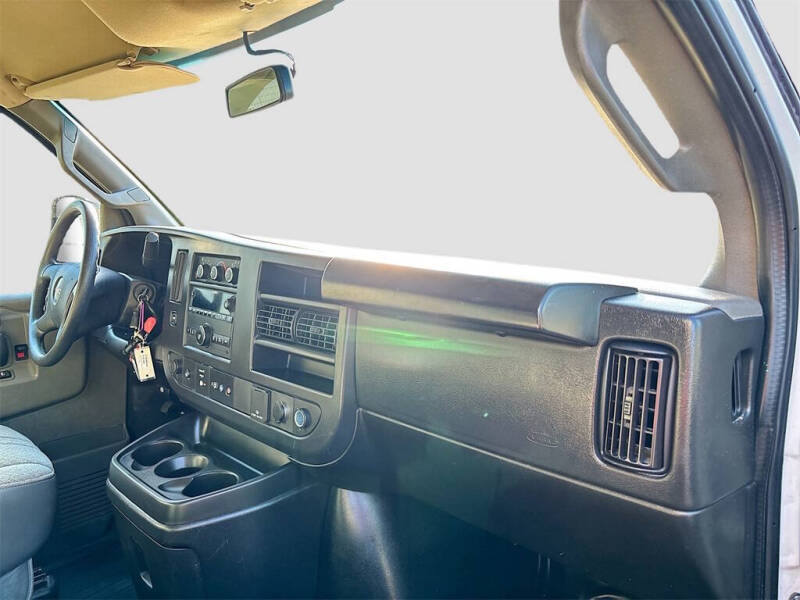 2022 GMC Savana 2500