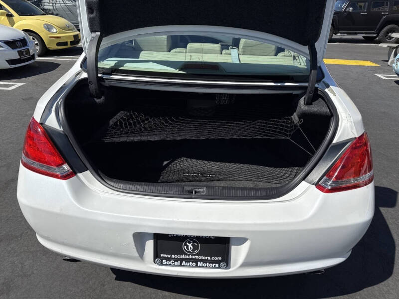 2010 Toyota Avalon XLS