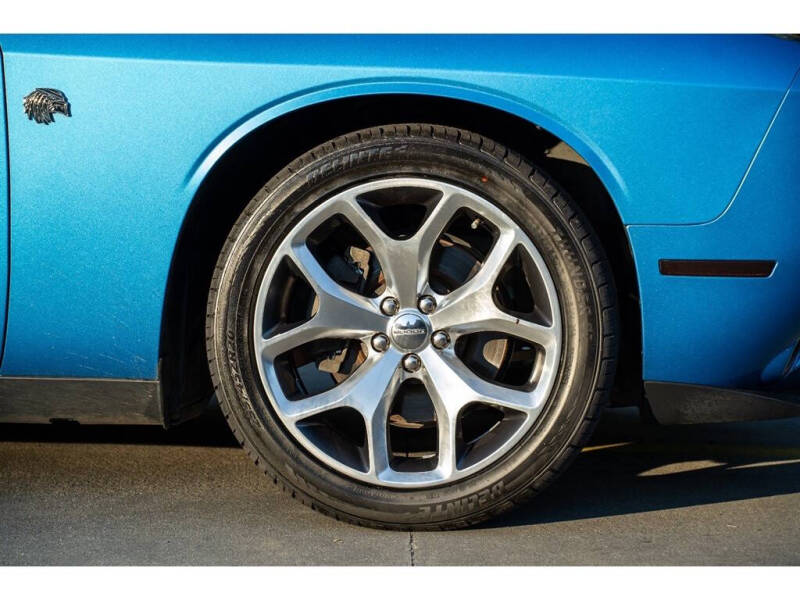 2015 Dodge Challenger SXT Plus