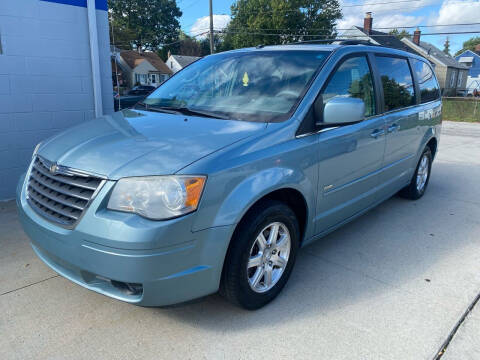 2008 Chrysler Town and Country for sale at METRO CITY AUTO GROUP LLC in Lincoln Park MI
