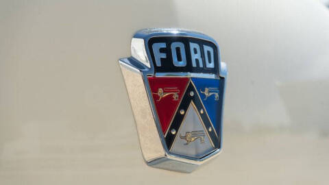 1953 Ford Crestline