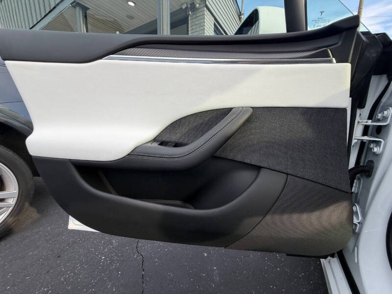 2022 Tesla Model S Plaid