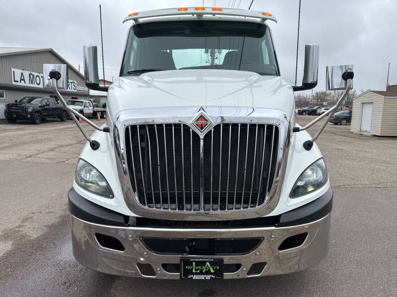 2021 International RH613