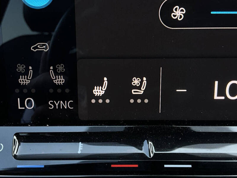 2025 Volkswagen Atlas Cross Sport SE 4Motion