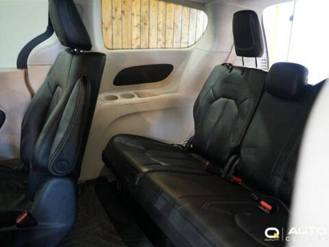 2022 Chrysler Pacifica Hybrid Touring L