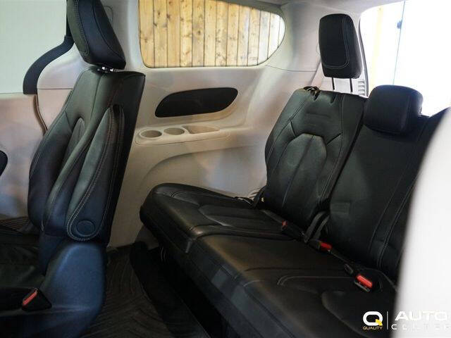 2022 Chrysler Pacifica Hybrid Touring L