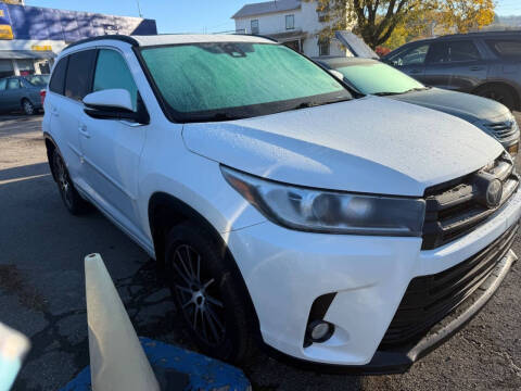2017 Toyota Highlander SE
