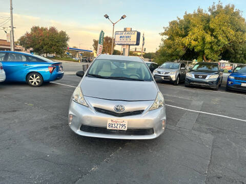 2014 Toyota Prius v Two