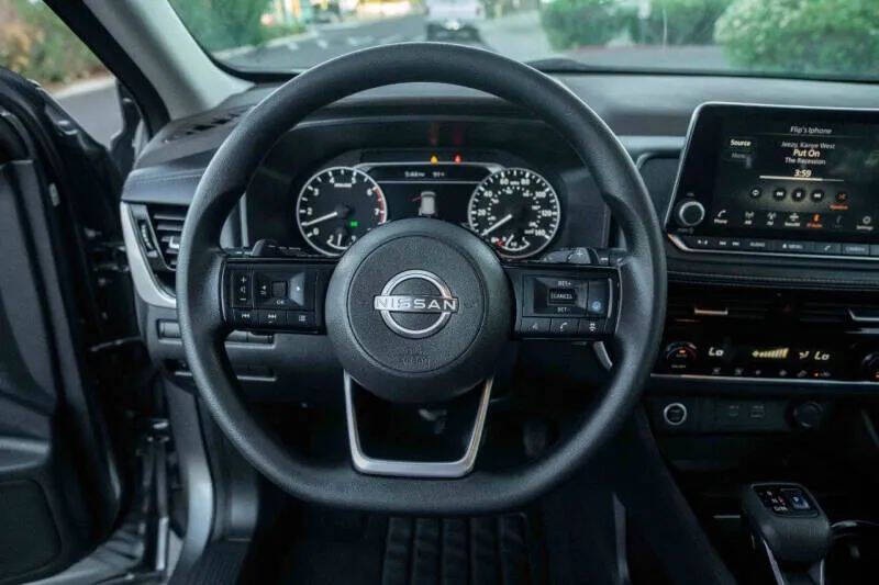 2022 Nissan Rogue SV