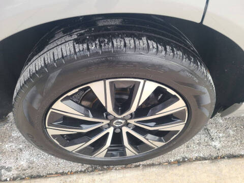 2023 Volvo XC60 B5 Plus Bright Theme