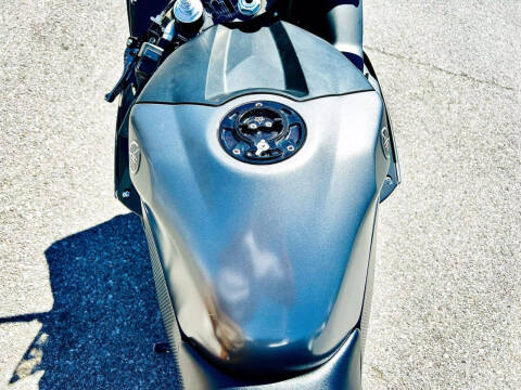 2013 Yamaha YZF-R1 (Matte Gray)