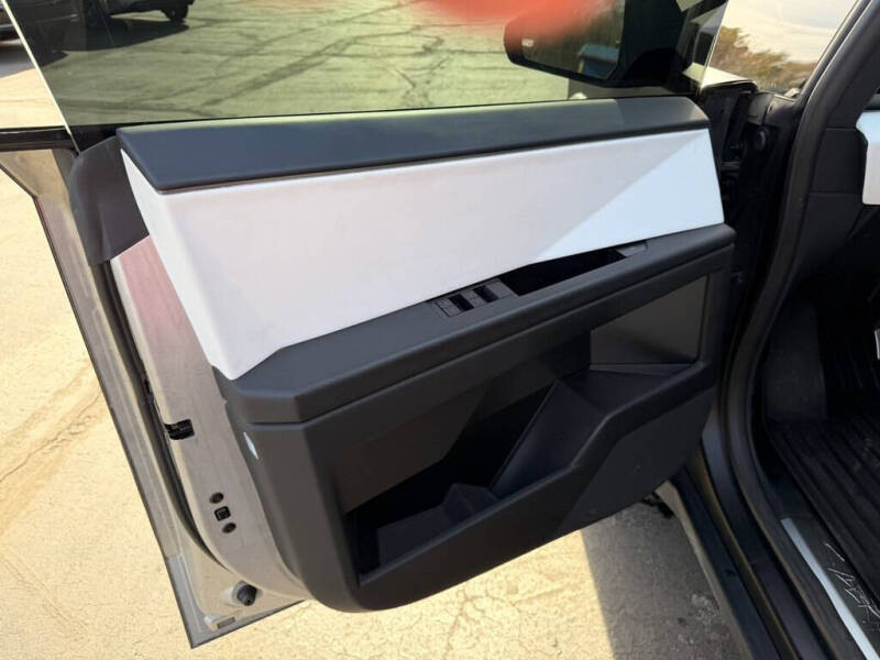 2024 Tesla Cybertruck