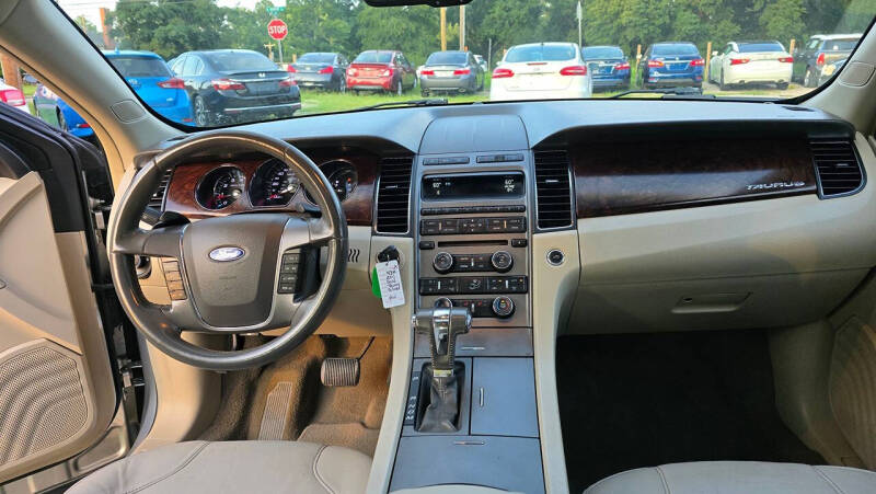 2011 Ford Taurus SEL