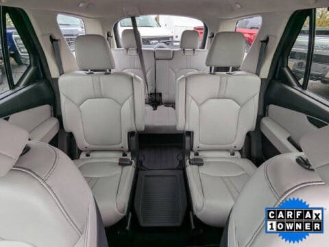 2023 Honda Pilot EX-L w/Rear Captain's Chairs
