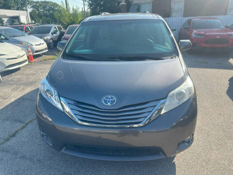 2017 Toyota Sienna XLE 8-Passenger