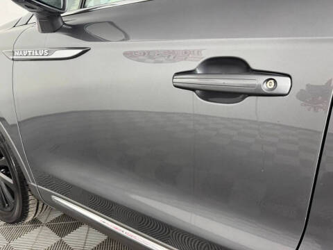 2021 Lincoln Nautilus Reserve