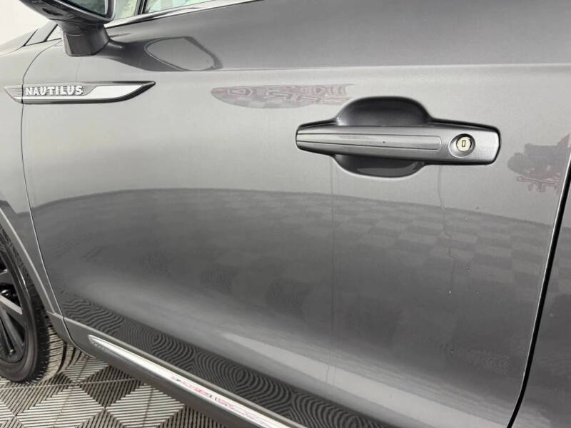 2021 Lincoln Nautilus Reserve