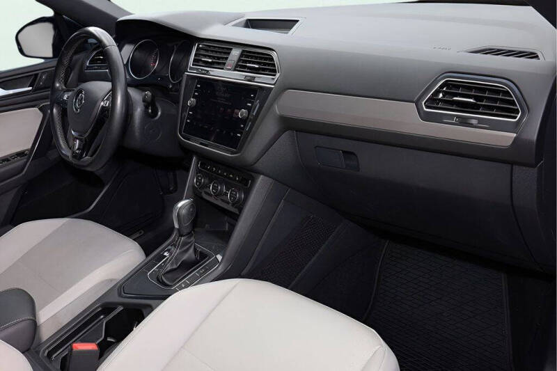 2021 Volkswagen Tiguan SE R-Line Black