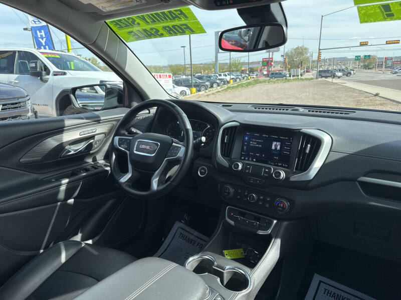 2024 GMC Terrain SLT