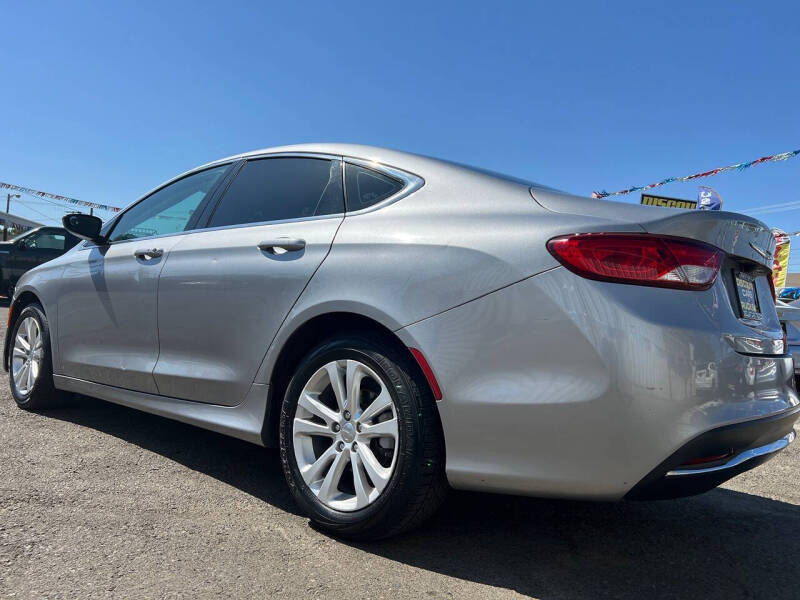 2015 Chrysler 200 Limited