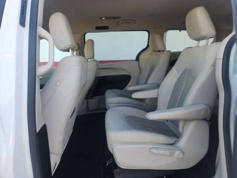 2017 Chrysler Pacifica Hybrid Touring Plus