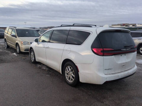 2022 Chrysler Pacifica Touring L