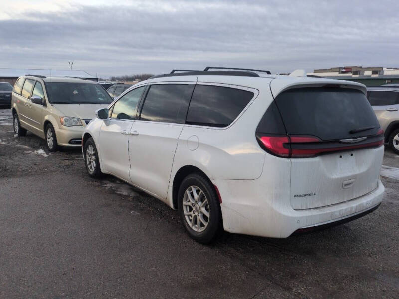 2022 Chrysler Pacifica Touring L