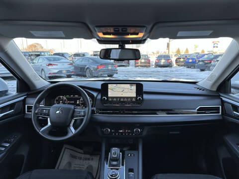 2023 Mitsubishi Outlander PHEV SE