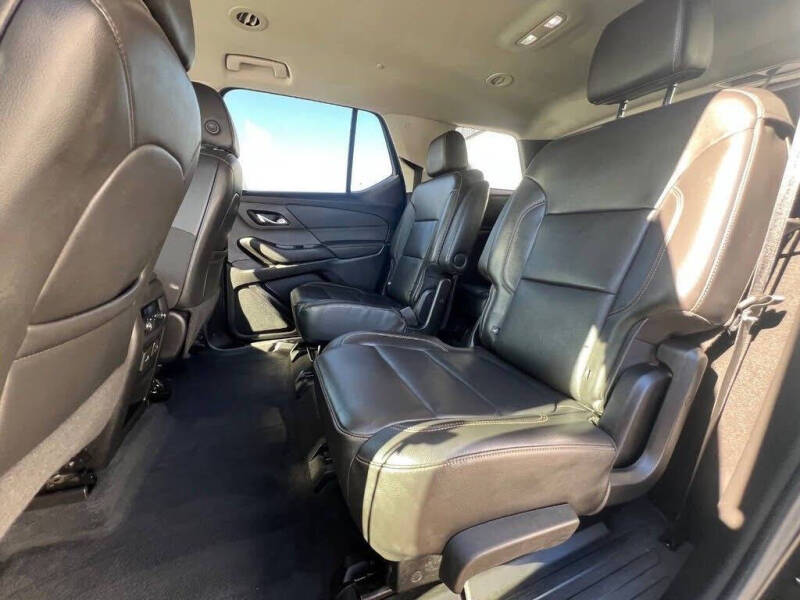 2021 Chevrolet Traverse LT Leather