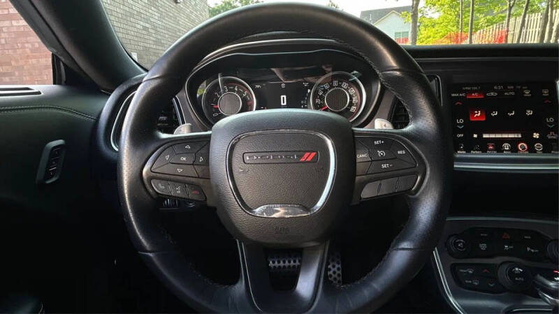 2015 Dodge Challenger R/T Shaker